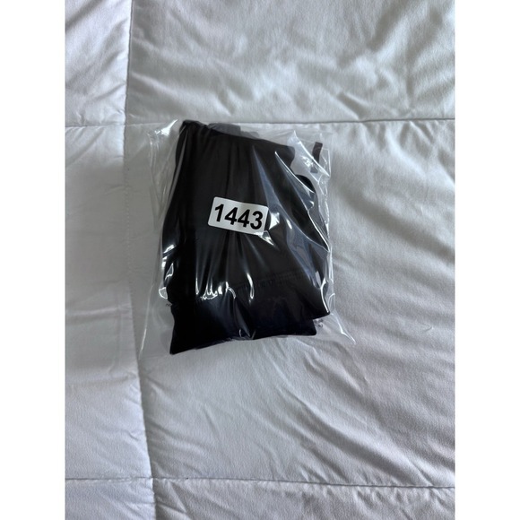 New Lululemon Flow Y Bra Nulu A–C Cup Black Size 12 Yoga Workout Stretch NWT - Picture 9 of 9